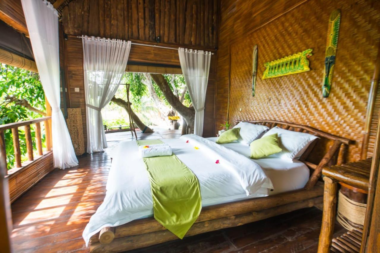 Villa Gading Tree House Batununggul Exterior foto