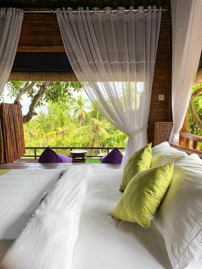Villa Gading Tree House Batununggul Exterior foto