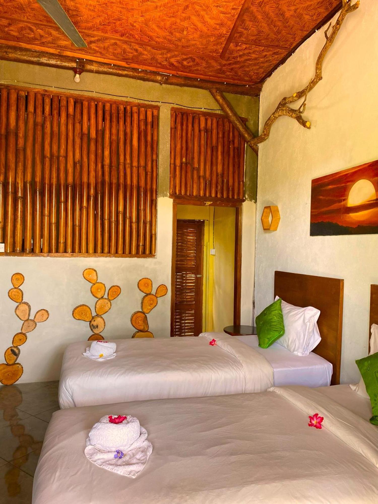 Villa Gading Tree House Batununggul Exterior foto