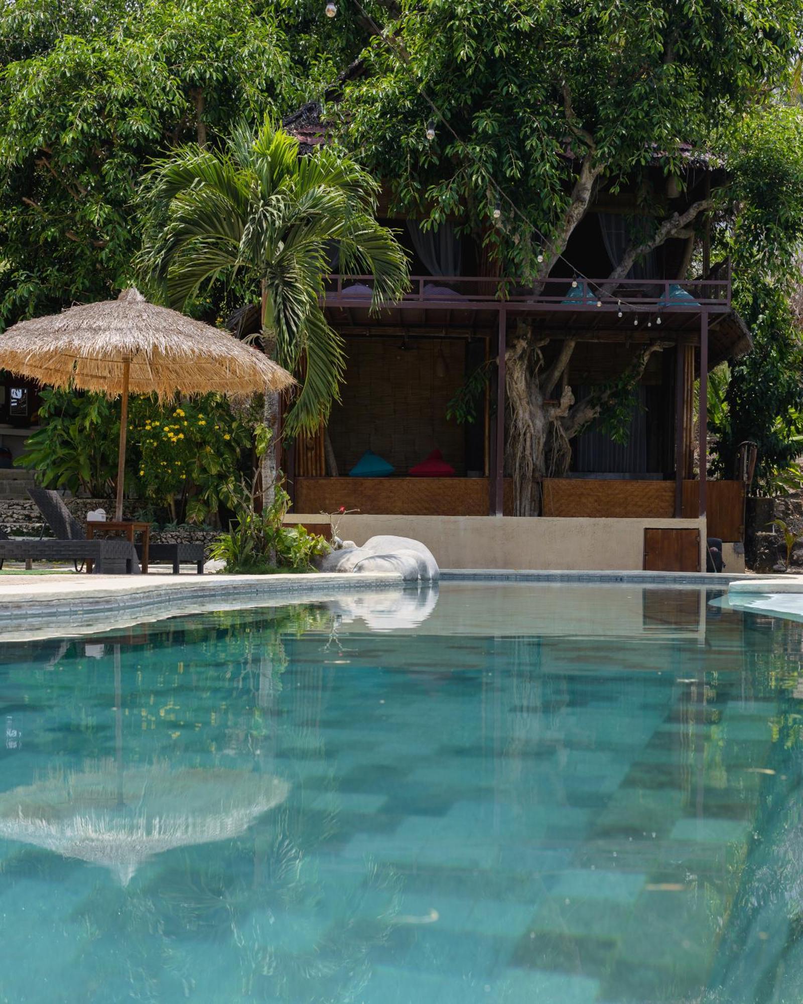 Villa Gading Tree House Batununggul Exterior foto