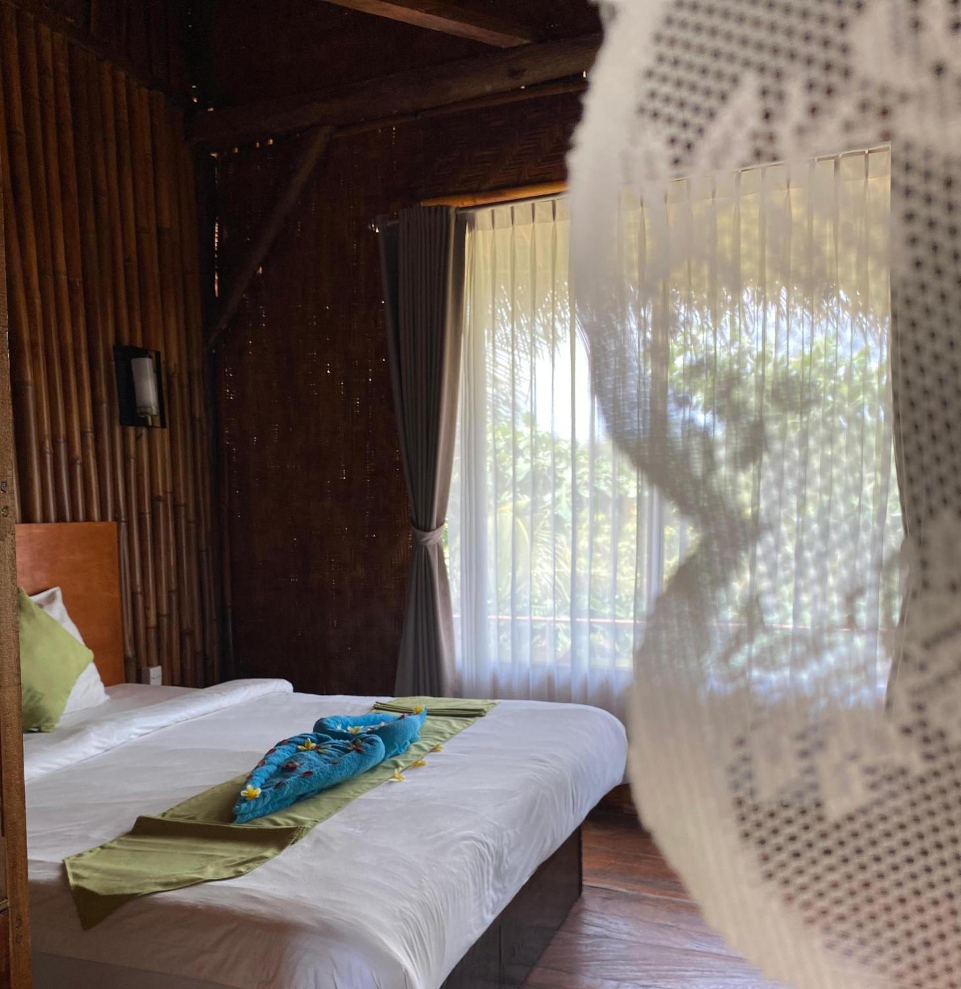 Villa Gading Tree House Batununggul Exterior foto