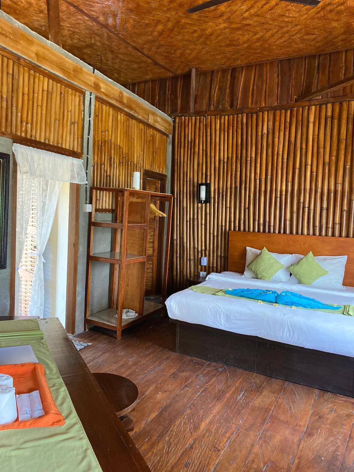 Villa Gading Tree House Batununggul Exterior foto