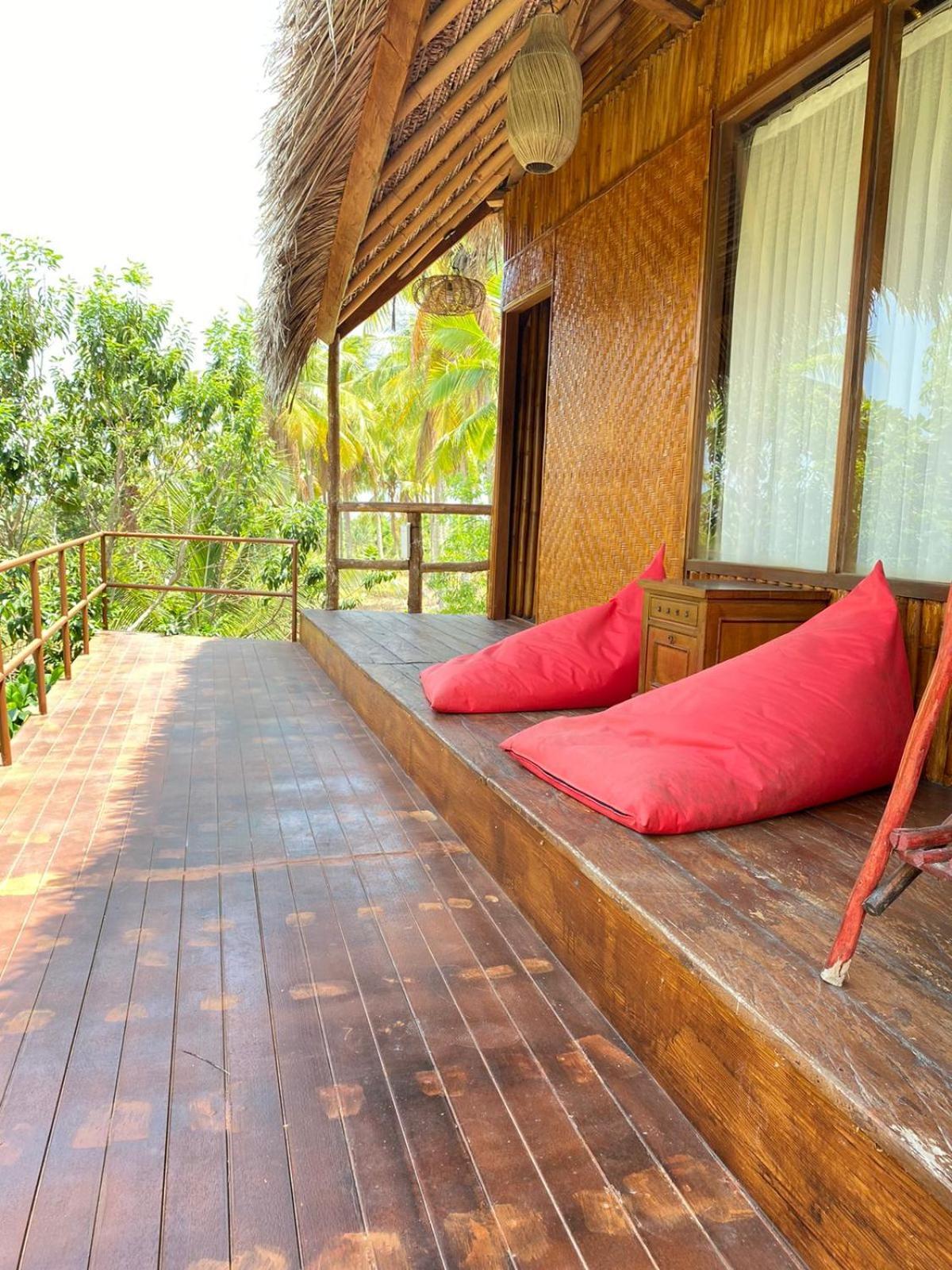 Villa Gading Tree House Batununggul Exterior foto