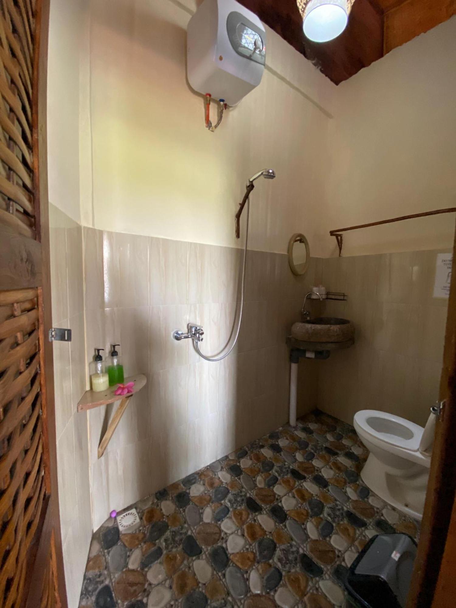 Villa Gading Tree House Batununggul Exterior foto